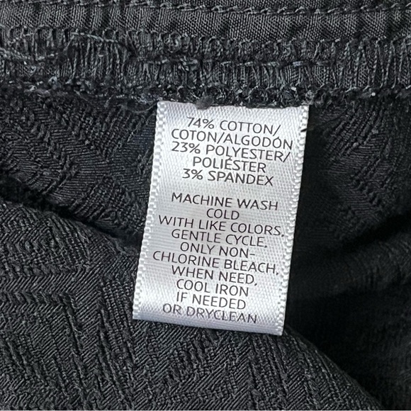 ANN TAYLOR LOFT BLACK SCALLOPED HEM TEXTURED SHORTS PREPPY GOTH CAPSULE BEACH 4 - Picture 5 of 9